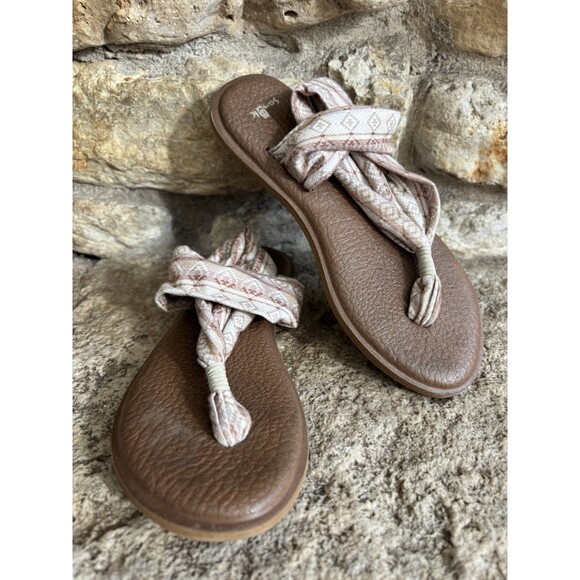 Lot of 3 SANUK Beige Aztec, SANUK Faux Suede, MINNETONKA Faux Suede Fringe Sz 7 - Picture 4 of 14